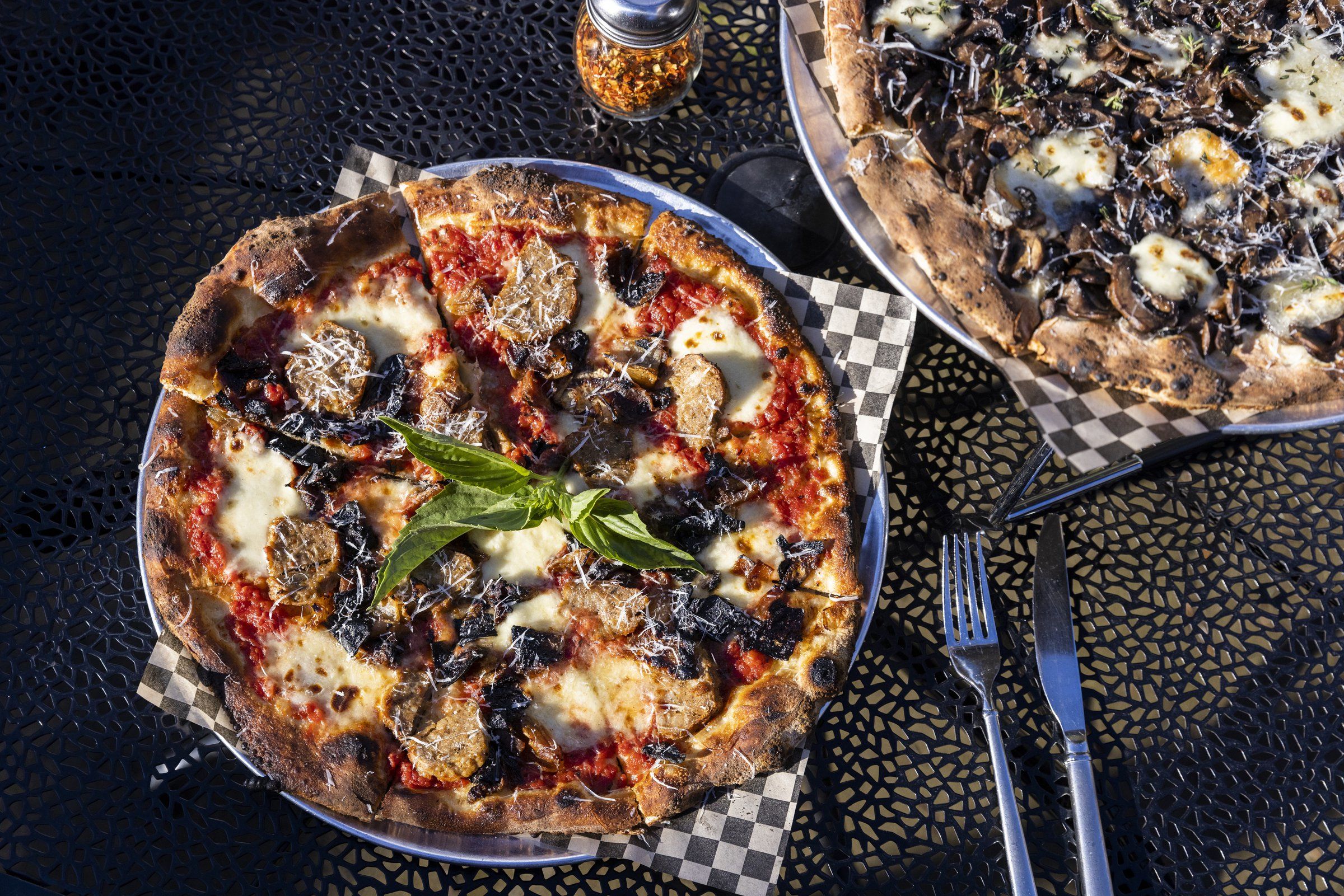 Neo-Neapolitan-style pizza and a barbecue shack that does it all