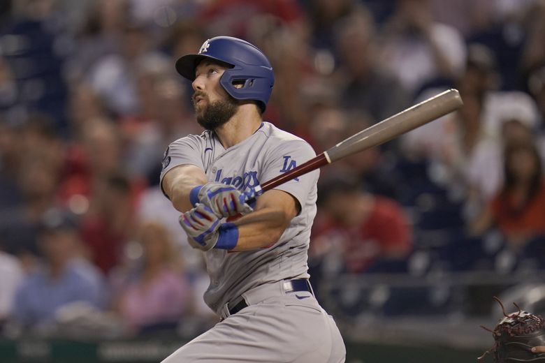 MLB fans react to pitcher's insane brain freeze