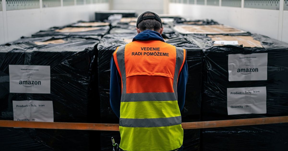 Amazon launches ‘humanitarian aid hub’ to help Ukrainian refugees The