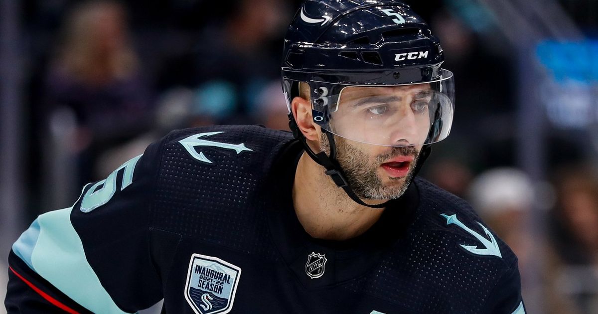 Toronto Maple Leafs - TRADE: We've acquired defenceman Mark Giordano &  forward Colin Blackwell from Seattle in exchange for three draft  selections. #LeafsForever Details »