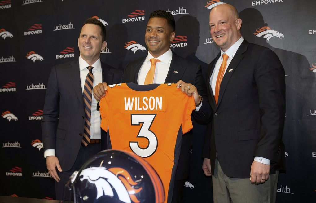 Washington offered three 1sts and more for Russell Wilson, but he chose to  go to Denver - Hogs Haven