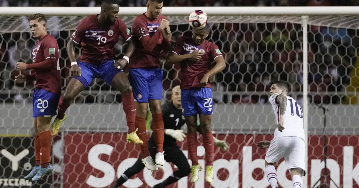 U.S. men qualify for World Cup despite 2-0 loss at Costa Rica