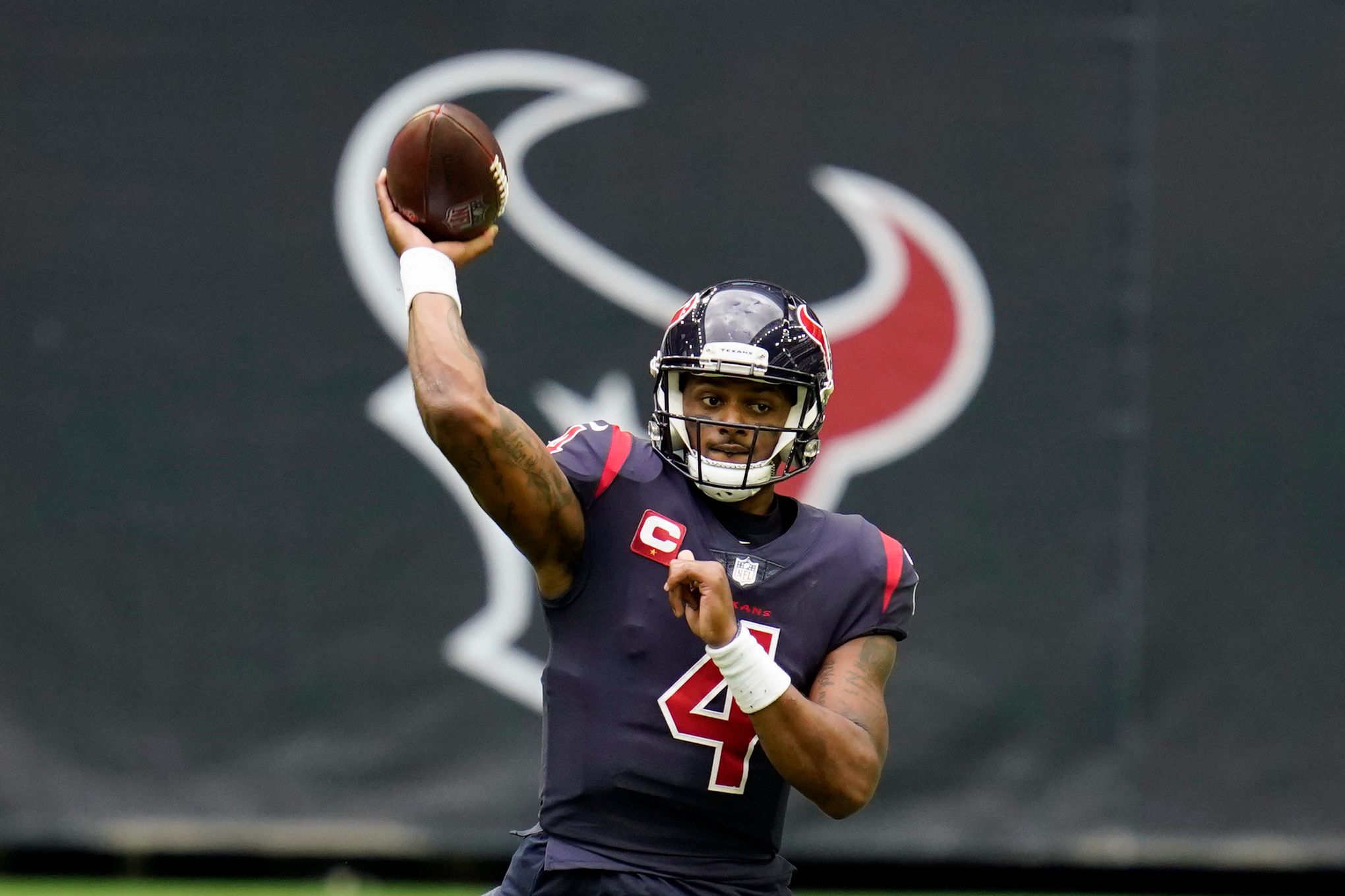 Deshaun Watson Will Join Cleveland Browns as Quarterback - Bloomberg