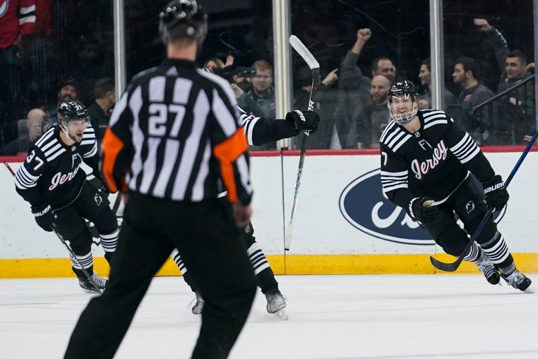 Dougie Hamilton's overtime goal powers Devils past Blues