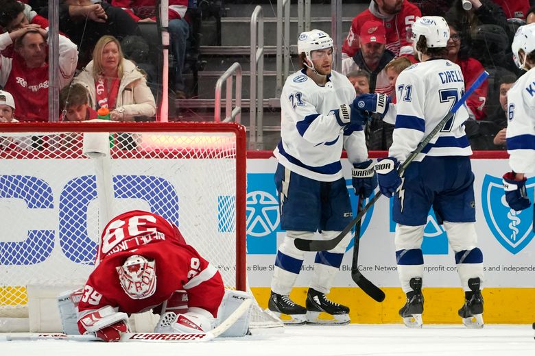 Tampa Bay Lightning center Brayden Point (21) celebrates with