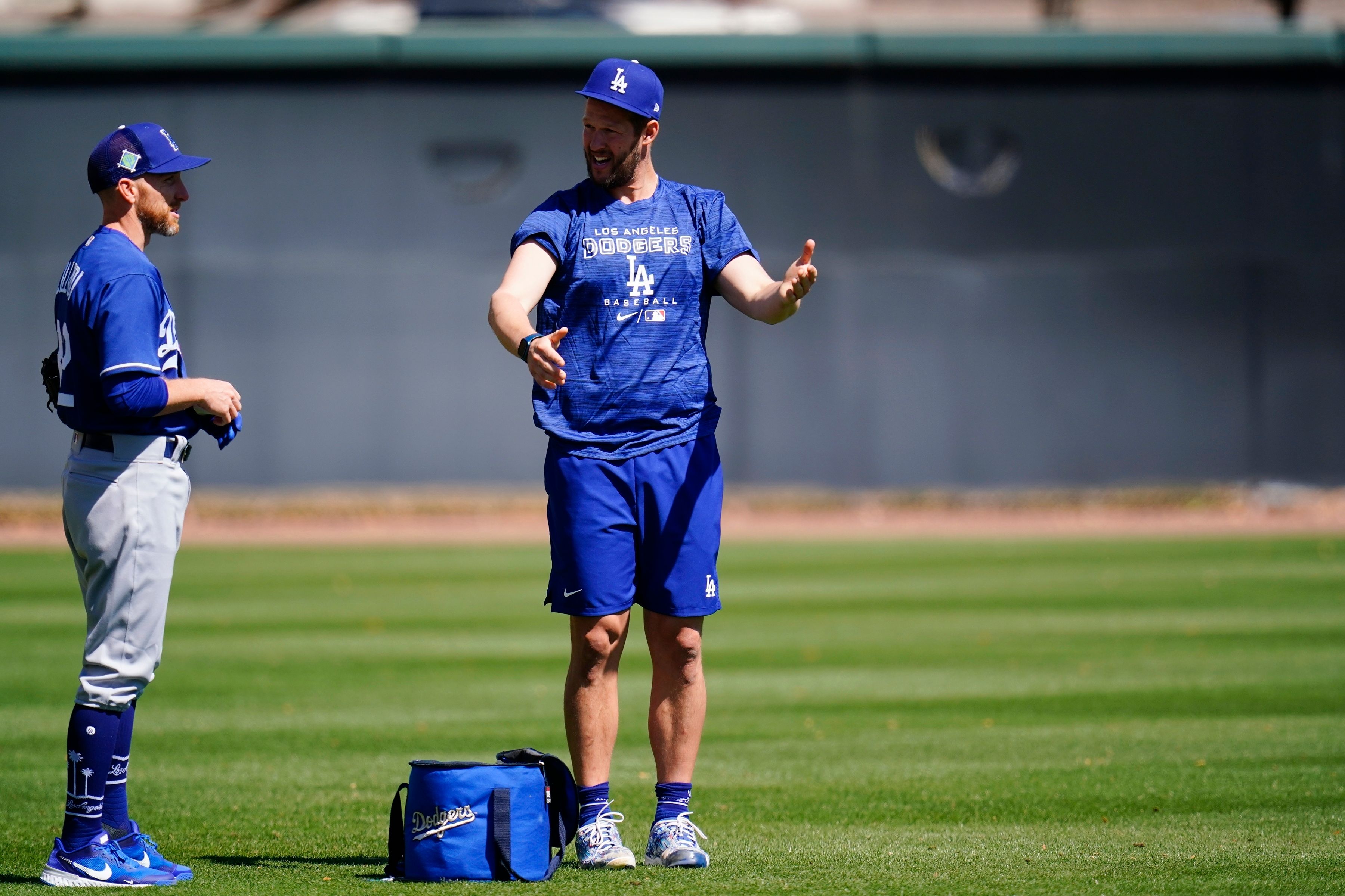 Kershaw can earn up to $22M as part of 2022 Dodgers' deal | The