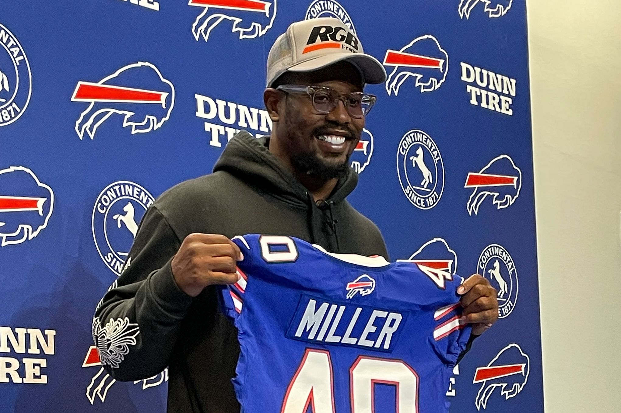 NFL free agency: Von Miller to Bills on huge contract