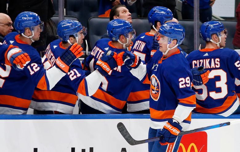 Bailey, Nelson lead Islanders to 5-2 win against Jets