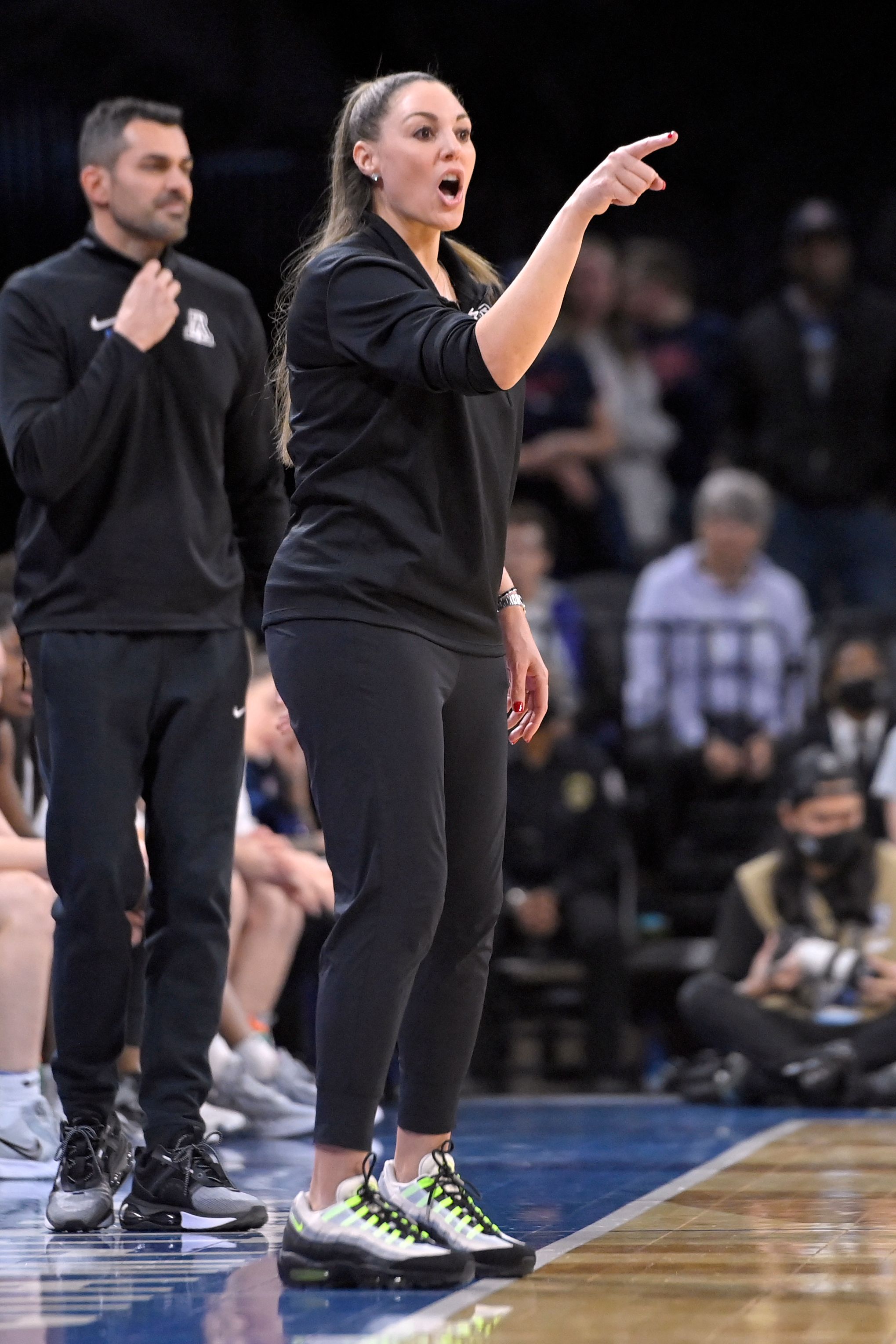 Basketball players wearing leggings hot sale