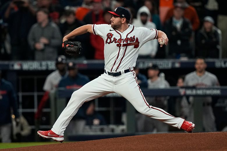 Braves lefty Lee far removed from spotlight of World Series