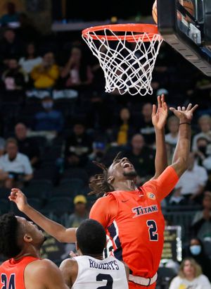 Anosike, CSU Fullerton rally, beat LBSU 72-71, win Big West ...