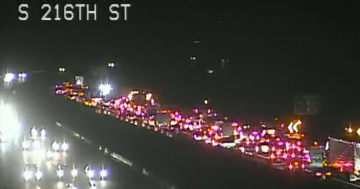 Northbound I-5 lanes reopen in Kent after semi crash | The Seattle Times