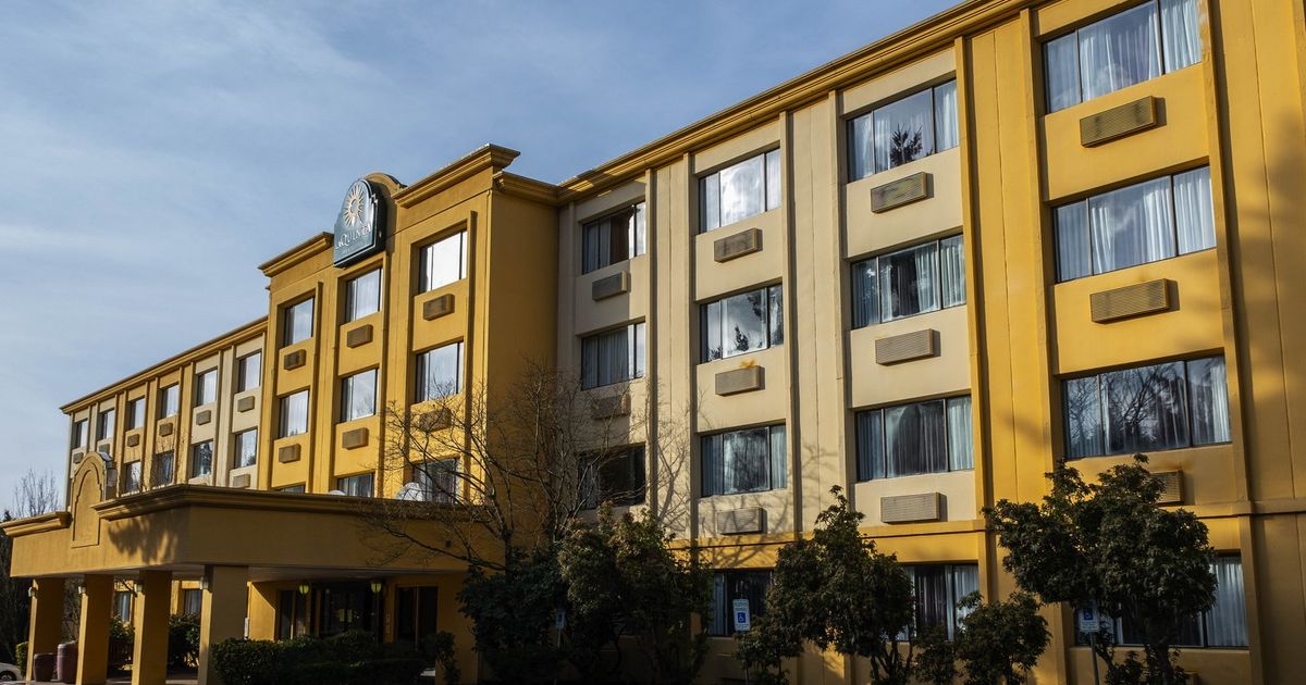 Group sues Kirkland, King County over plan to convert hotel to