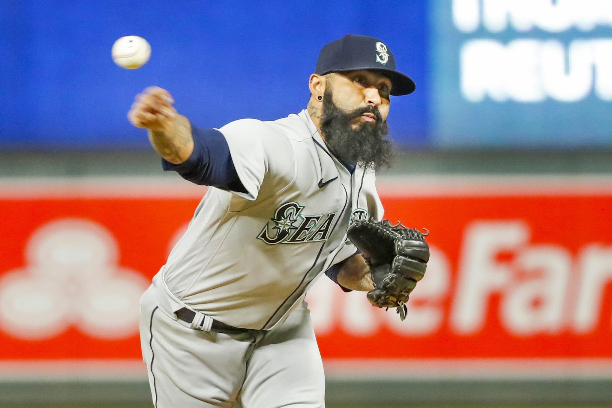 Sergio Romo walking off the field for the last time was a movie