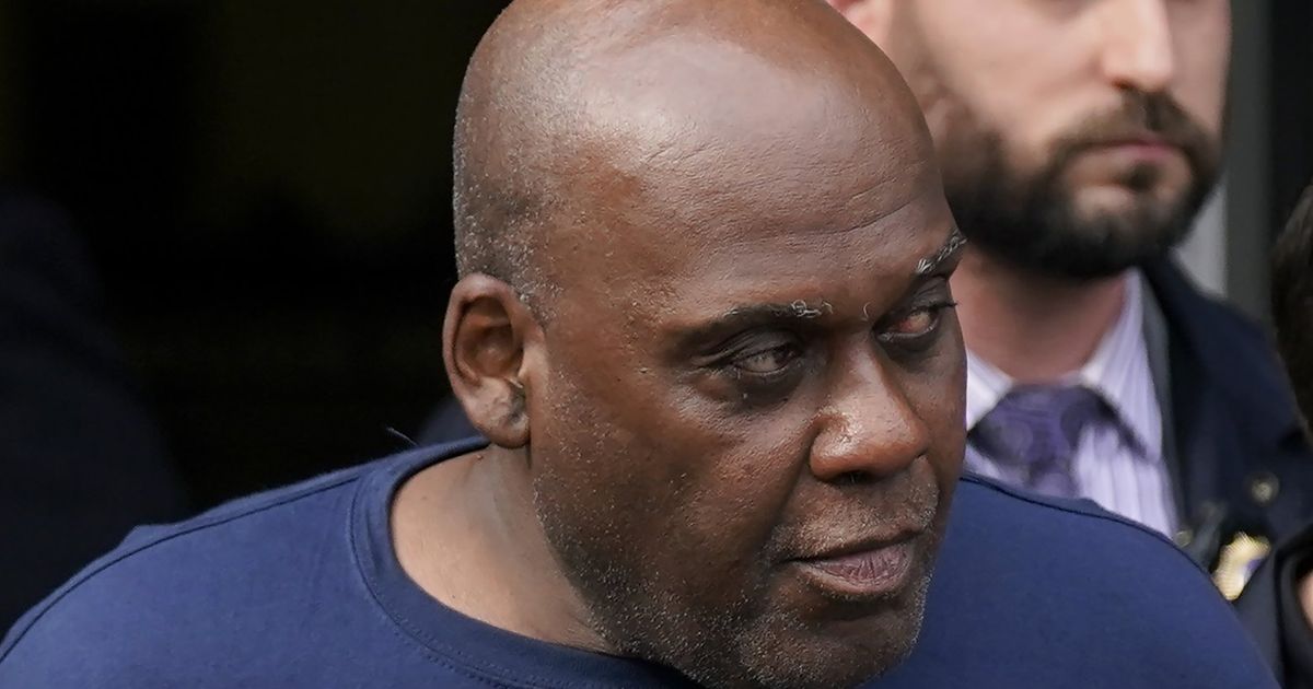 Brooklyn subway attack suspect is jailed without bail | The Seattle Times