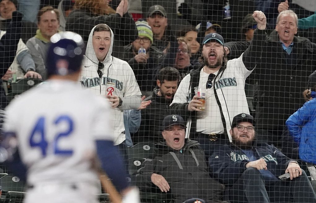 Mariners mailbag: Is it time to worry about Julio Rodriguez's numbers?  [Divish] : r/Mariners