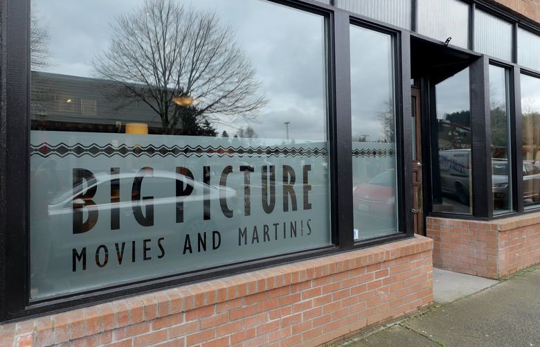 At the new Big Picture theatre in Issaquah, February 15, 2022, the entrance is right off the street on W Sunset Way, lots of natural light comes in. The lobby area serves as a cocktail lounge. The opening night movie will be the new â€œBat Manâ€. 219589