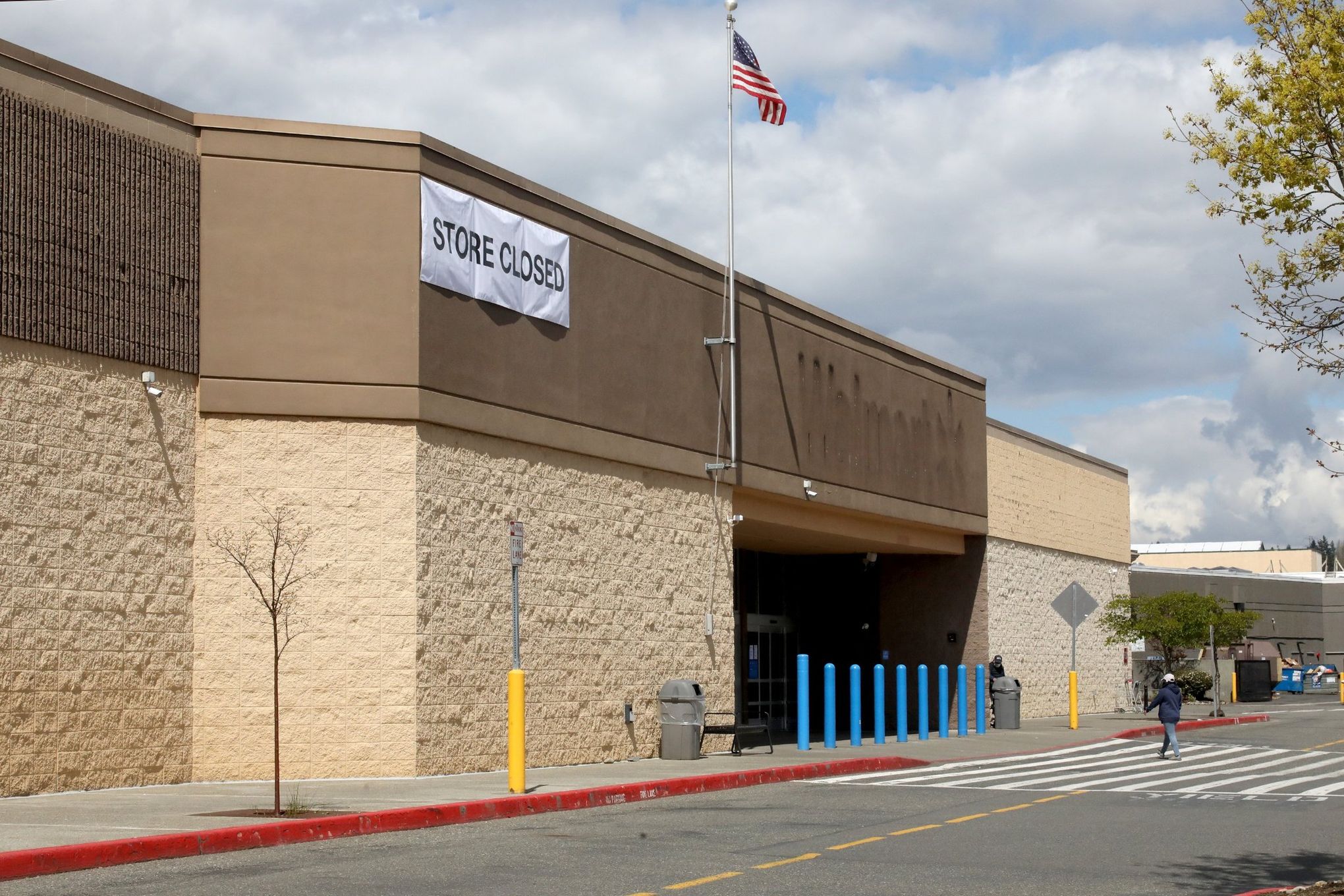 Walmart to temporarily close northwest Miami-Dade store to sanitize building