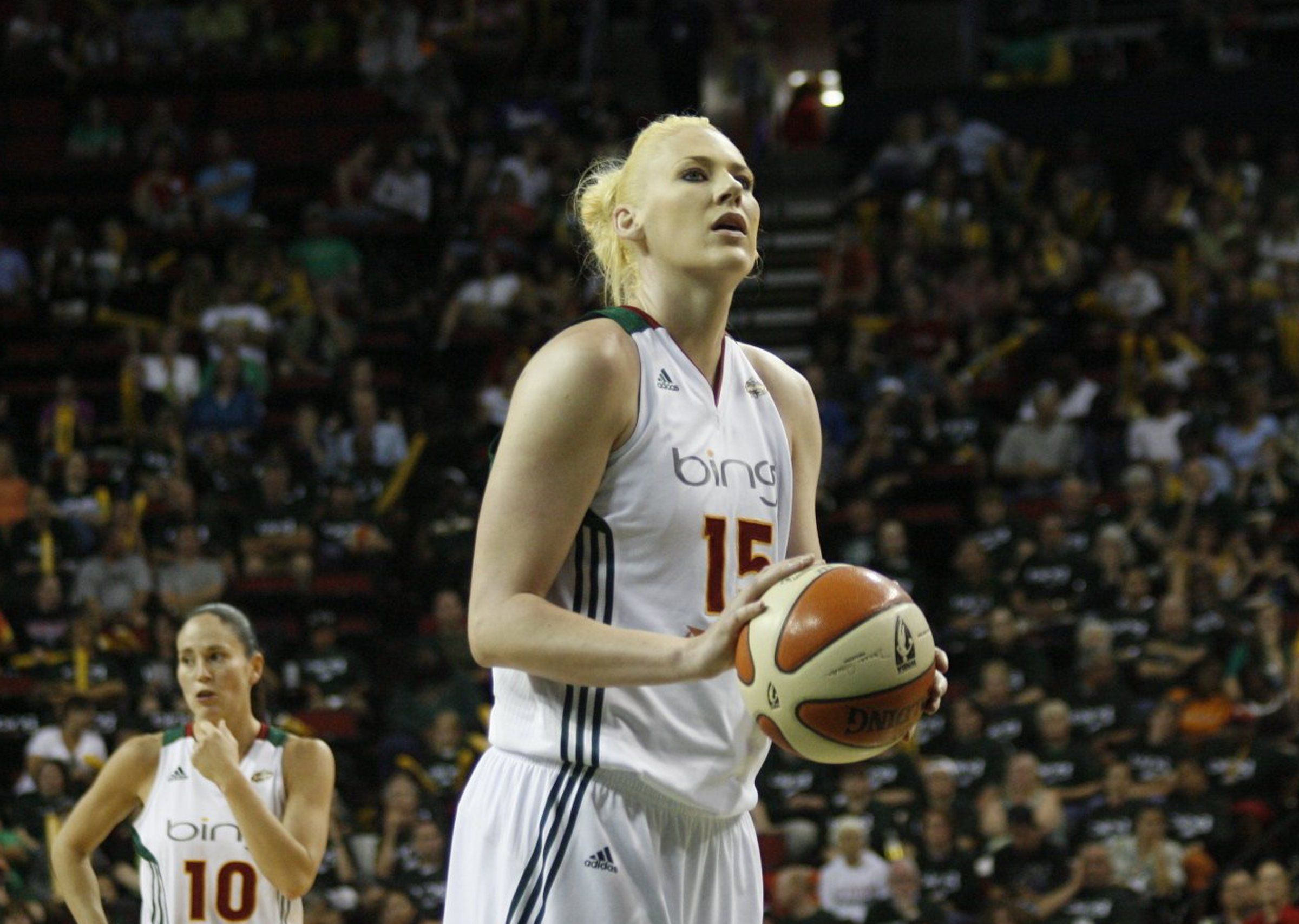 Storm legend Lauren Jackson gets second chance to revive