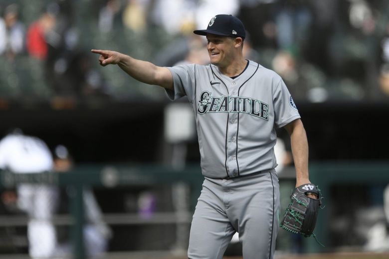 Mariners pitcher Paul Sewald reacts to Blue Jays merchandise being sold at team  store: What the hell