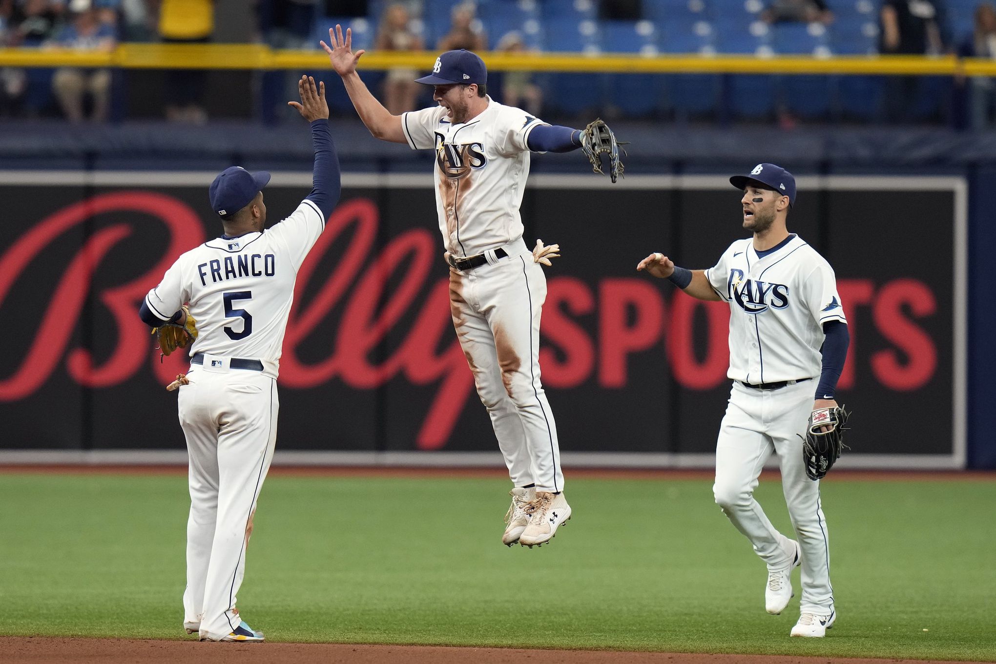 MLB Offseason Moves: Mariners sign Chris Flexen - Over the Monster