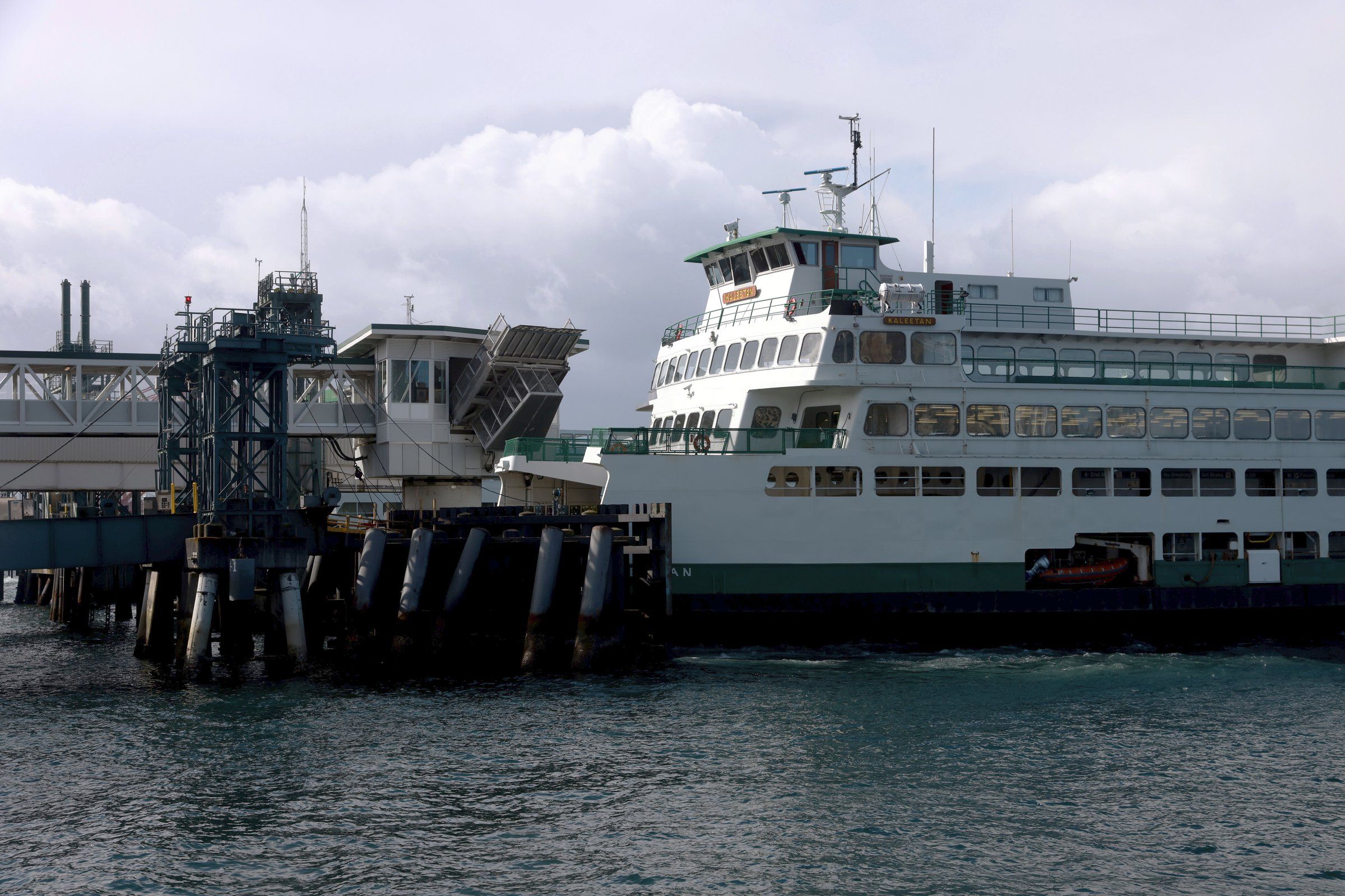Seattle's Colman Dock down to one slip after hard ferry
