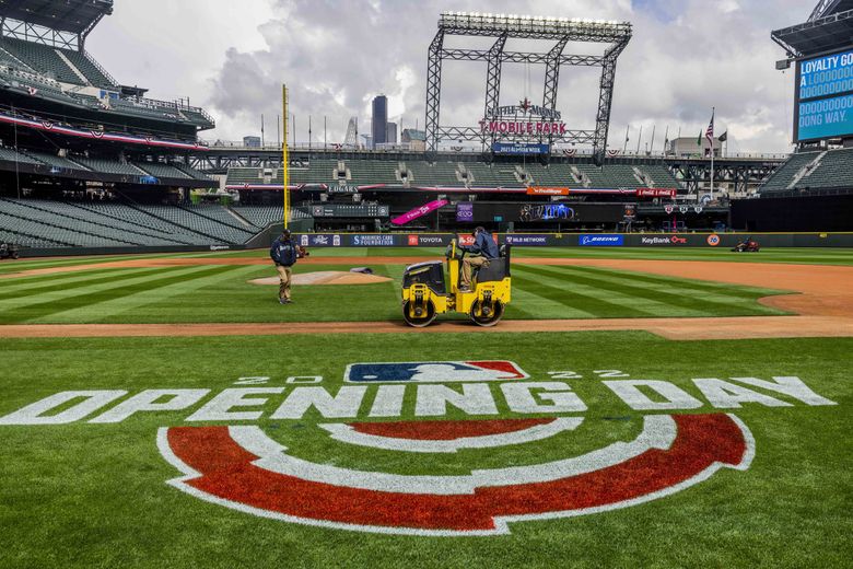 Beautiful day': Mariners welcome full crowds back to T-Mobile Park