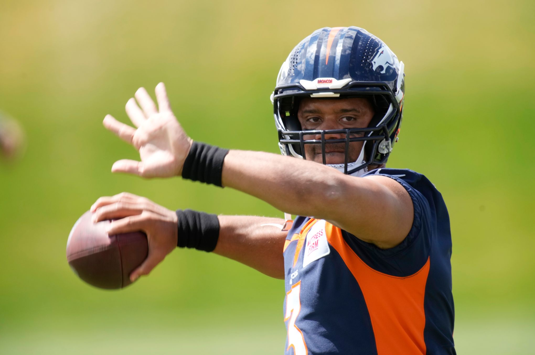 Ciara brings kids to visit Russell Wilson at Broncos training camp