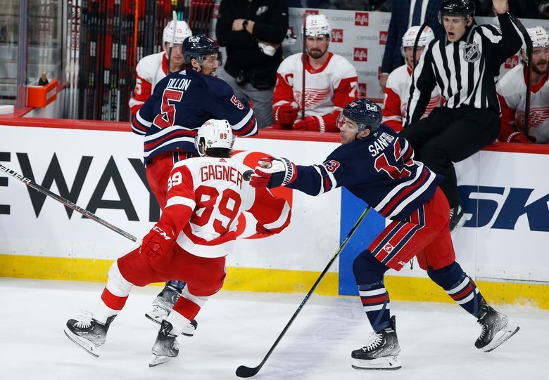 Gagner scores 2 to top 500 points, Red Wings beat Jets 3-1