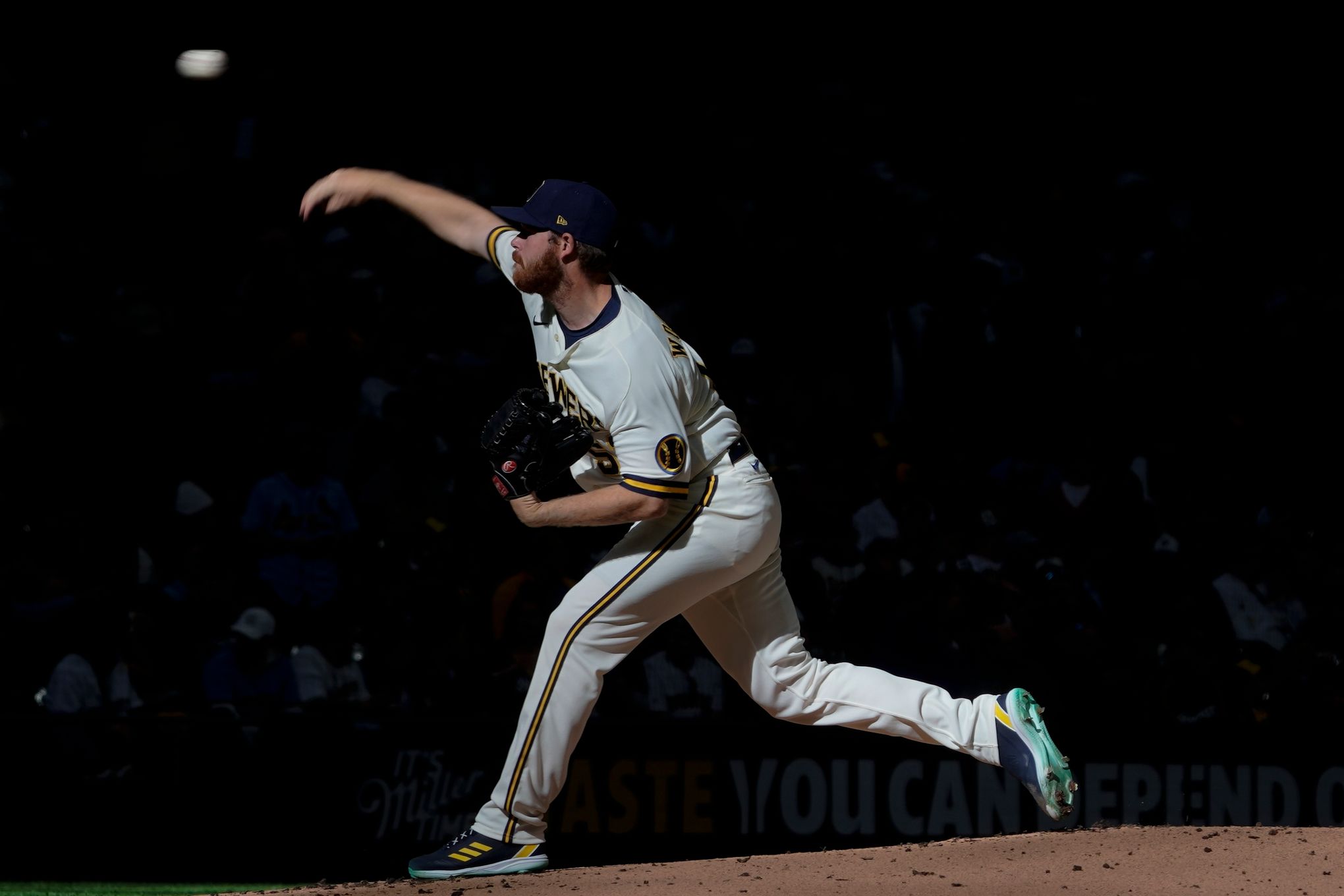 Woodruff returns to form as Brewers defeat Cardinals 5-1