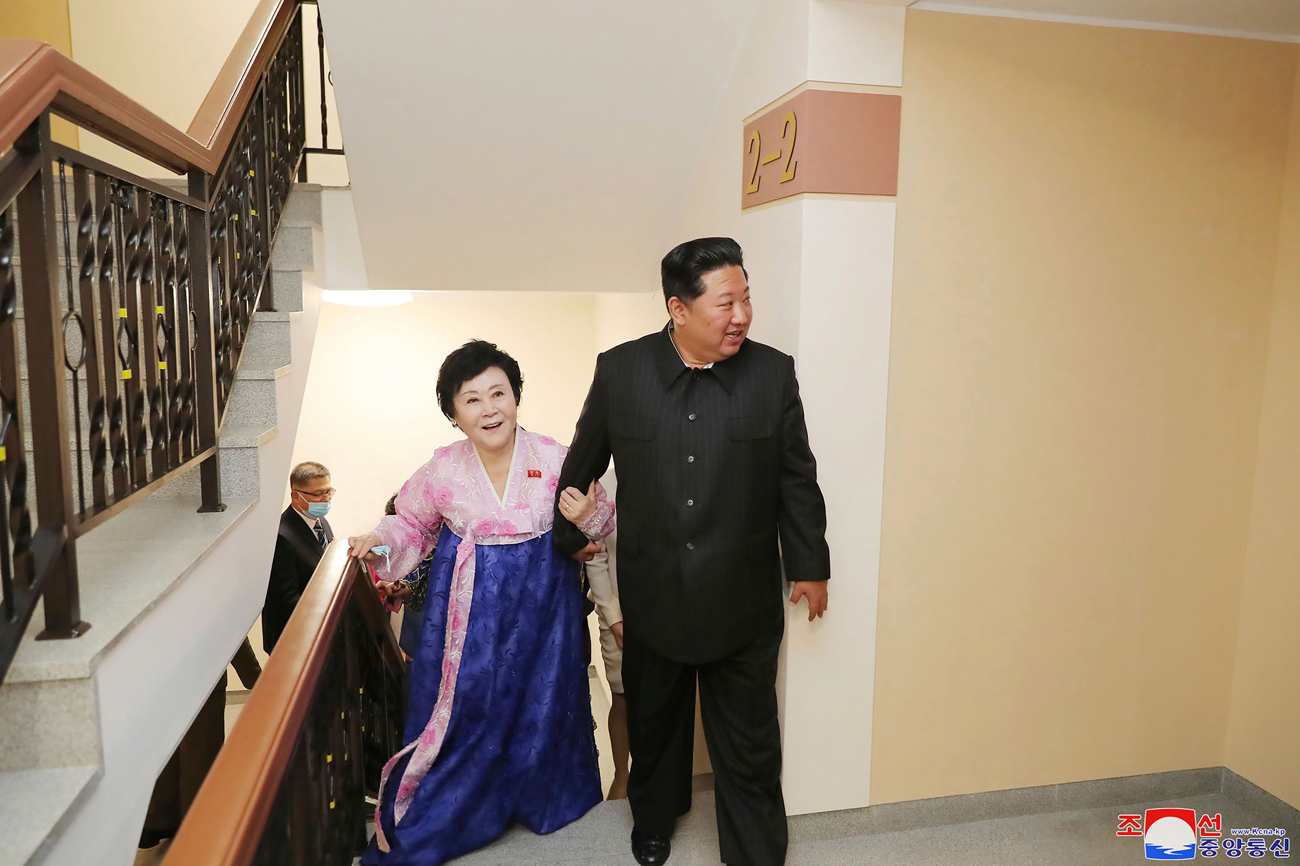 幽国列島　KiM Kim gives North Korea's most famous newscaster a luxury home | The