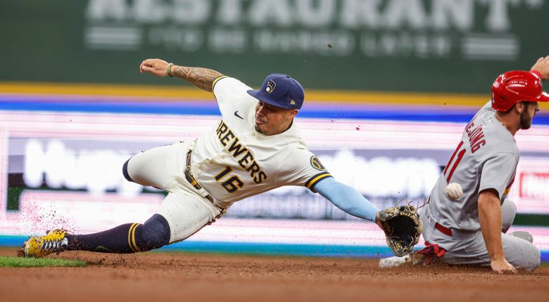 Willy Adames pays big dividends for Brewers on offense and defense