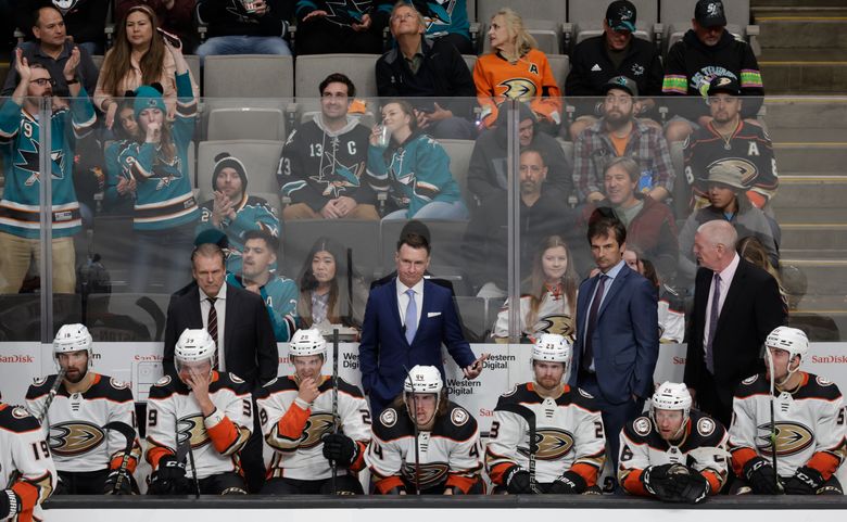 Anaheim Ducks pick up '23 option for coach Dallas Eakins | The Seattle Times