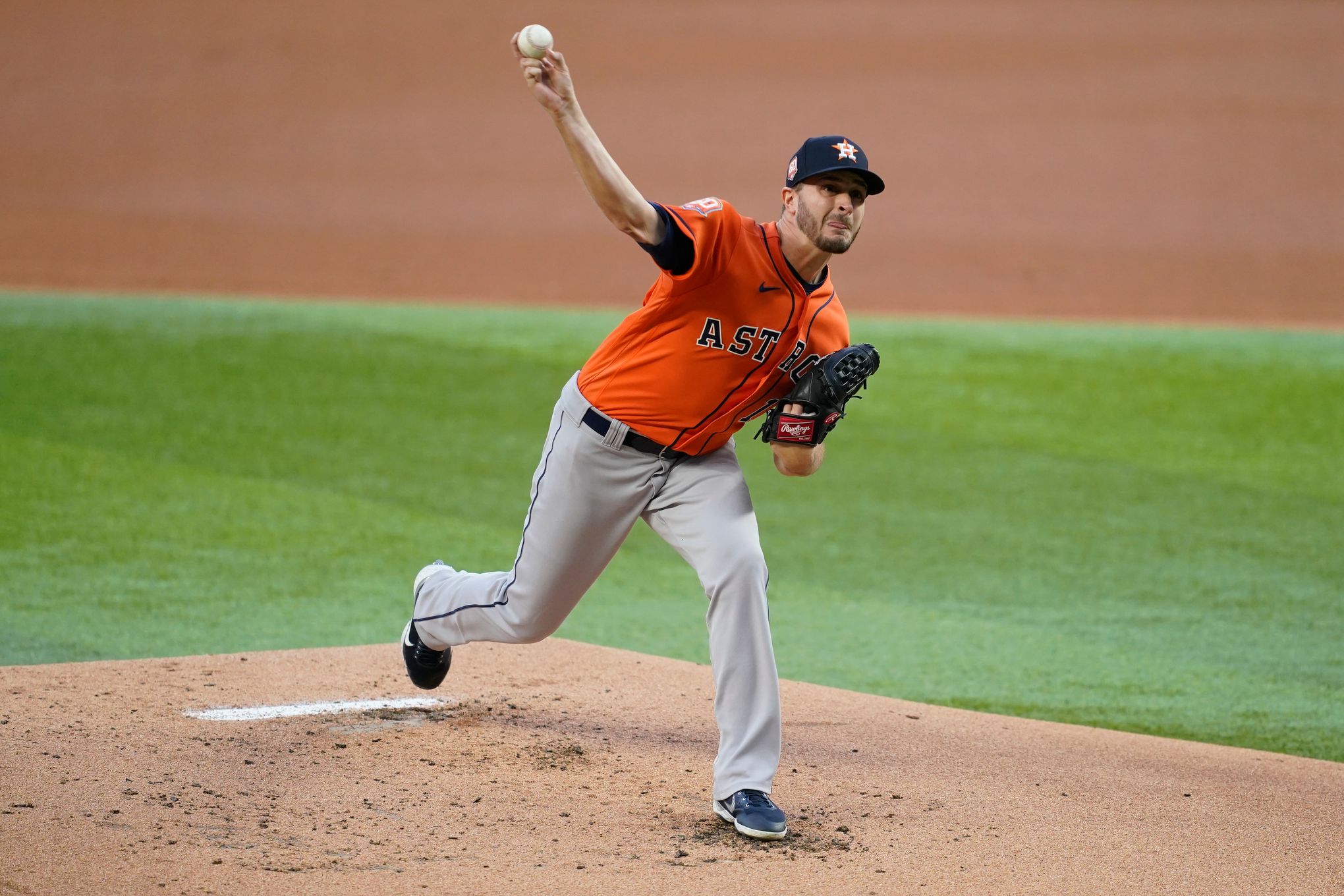 Tucker homers, Odorizzi pitches Astros past Rangers 5-1