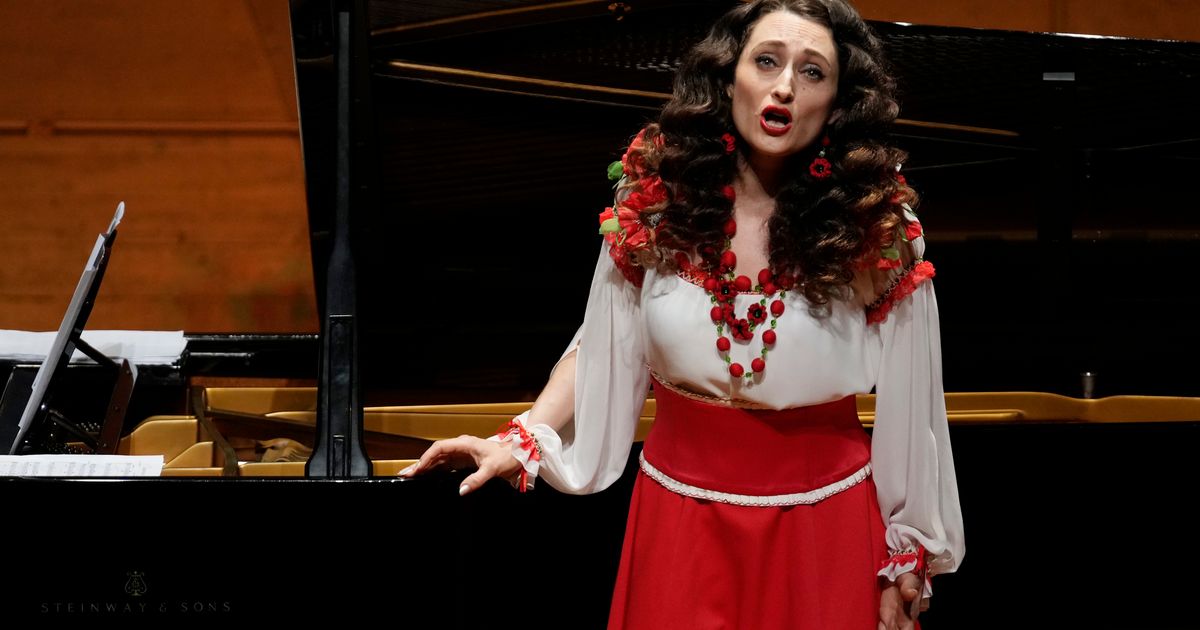 Ukrainian Opera Singer In Japan Prays For Peace In Melody The Seattle