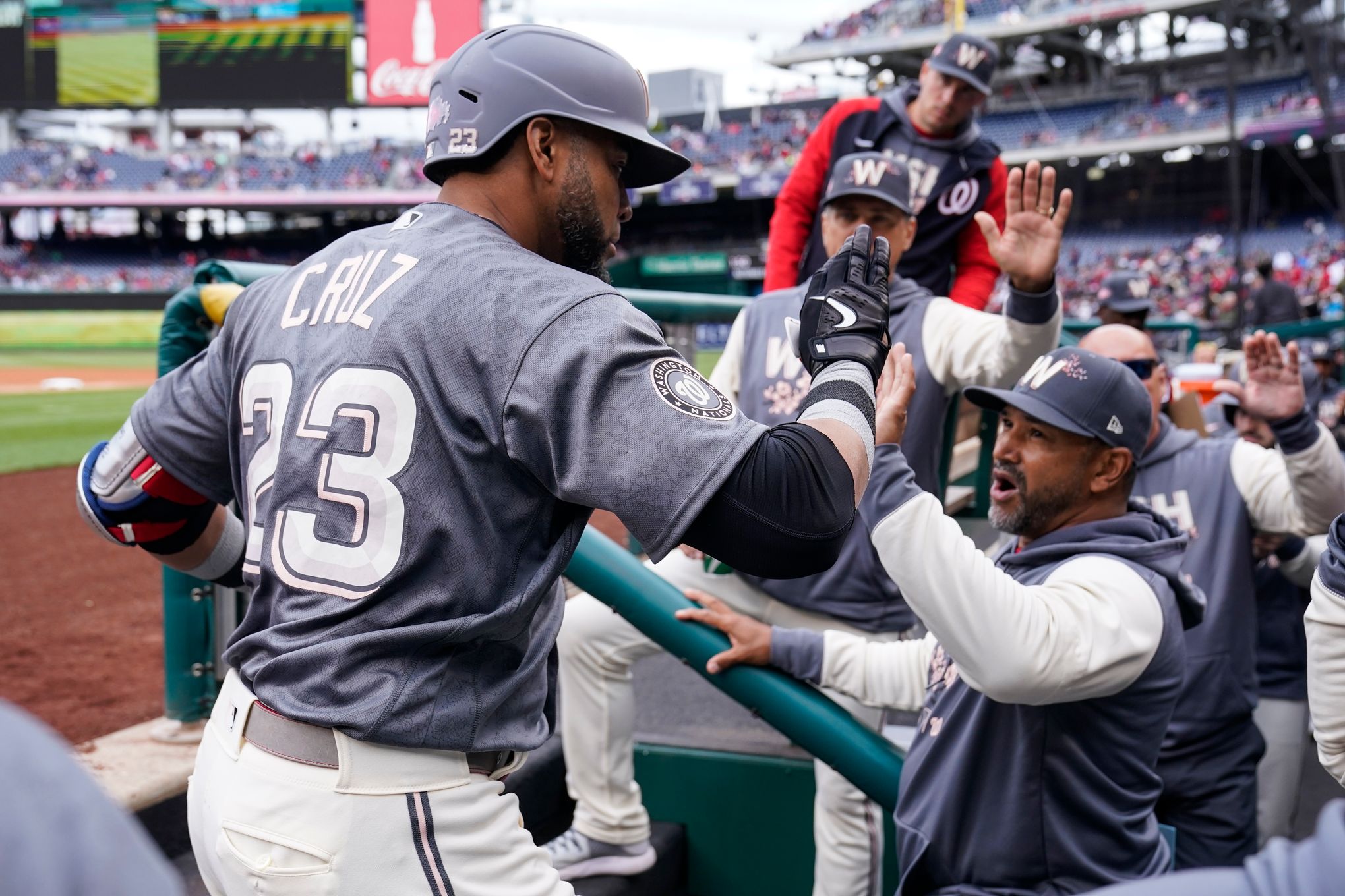 Cruz homers, keys Nats over Mets with 8th-inning hit