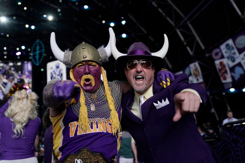 Vikings move way down in 1st round, take Georgia safety Cine