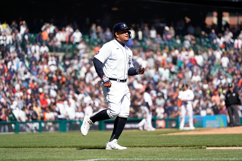 Detroit Tigers: A decision needs to be made regarding Miguel Cabrera