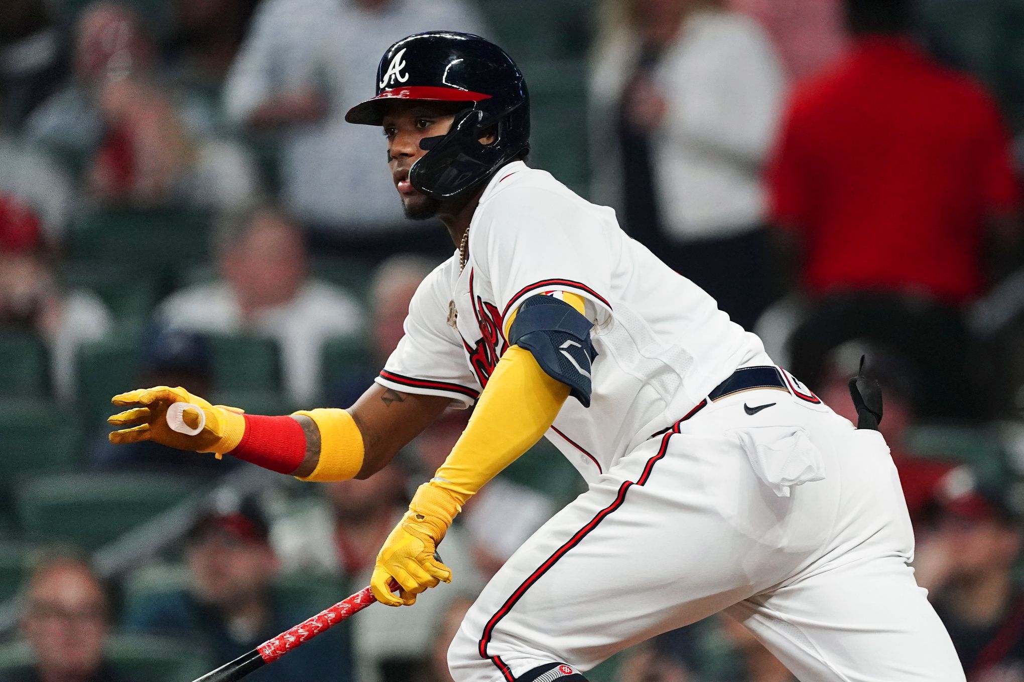 Atlanta Braves OF Eddie Rosario placed on IL with blurred vision