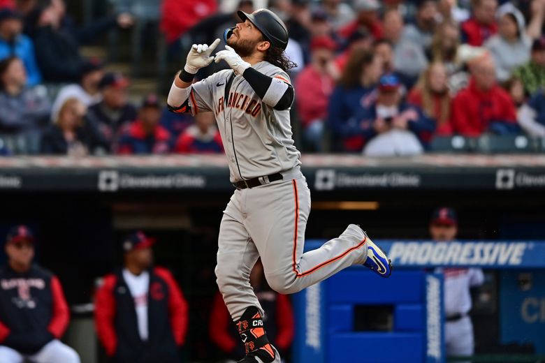 SF Giants launch 7 HRs to spoil White Sox home opener