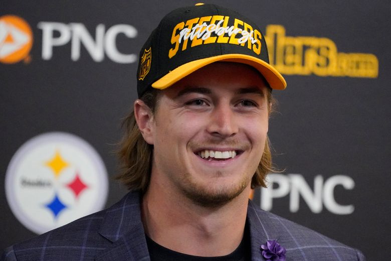 Pittsburgh Steelers select quarterback Kenny Pickett with No. 20