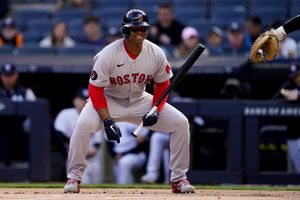 Devers singles through shift, lifts Red Sox over Tigers 5-3 - Seattle Sports