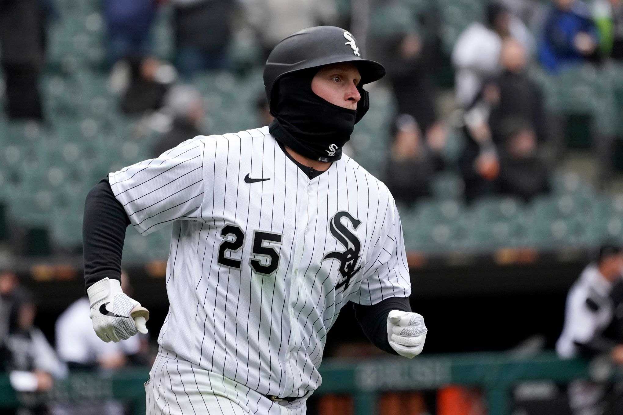 White Sox's Vaughn (bruised right hand) activated off injured list