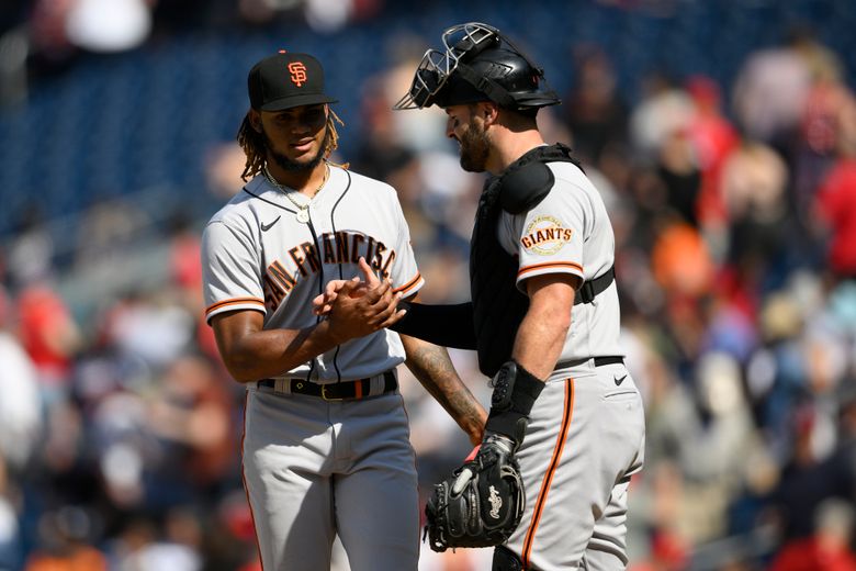 Thomas steals 4 as the Nationals top the Giants 6-1 for their