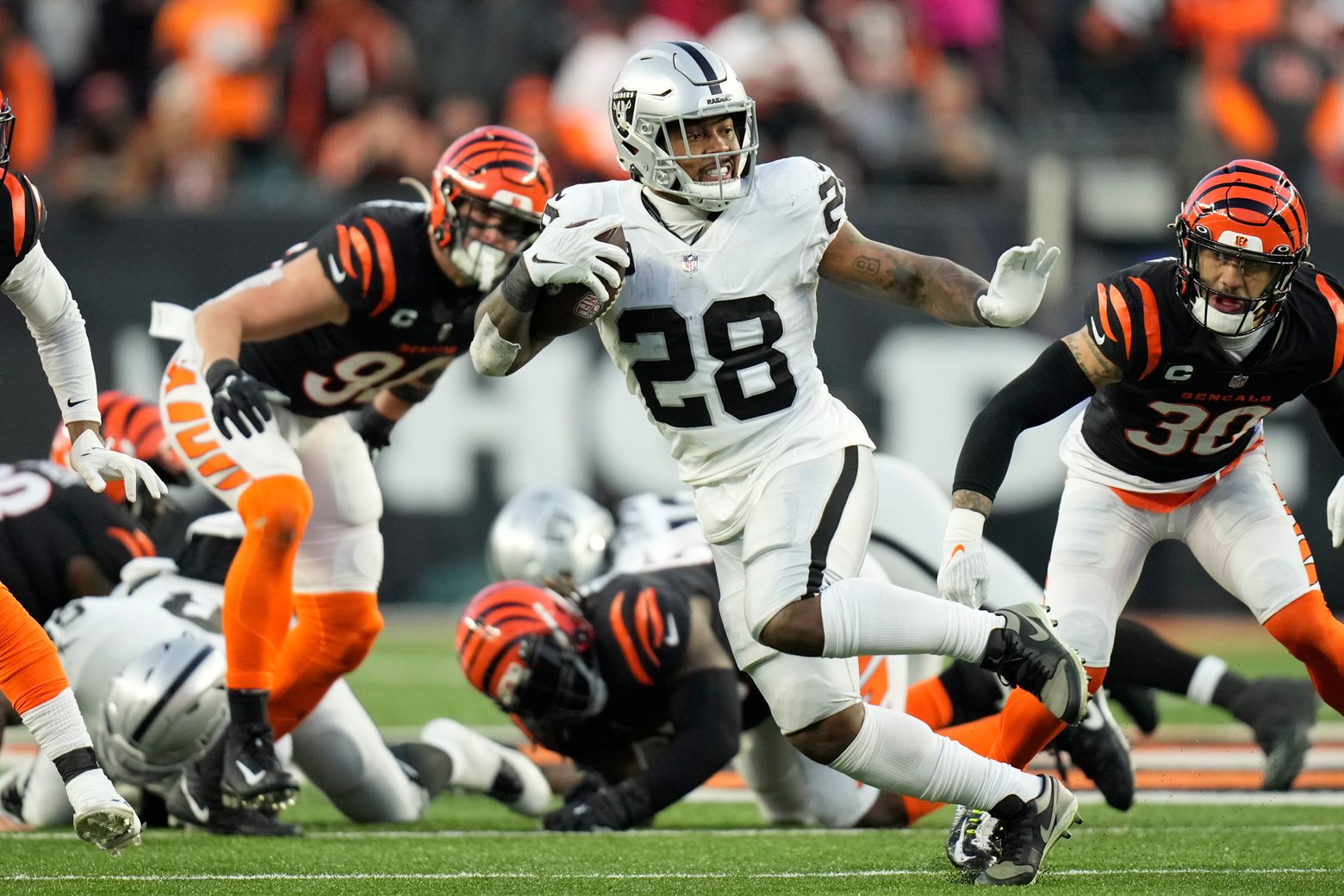 Raiders make a statement by declining fifth-year options for 2019