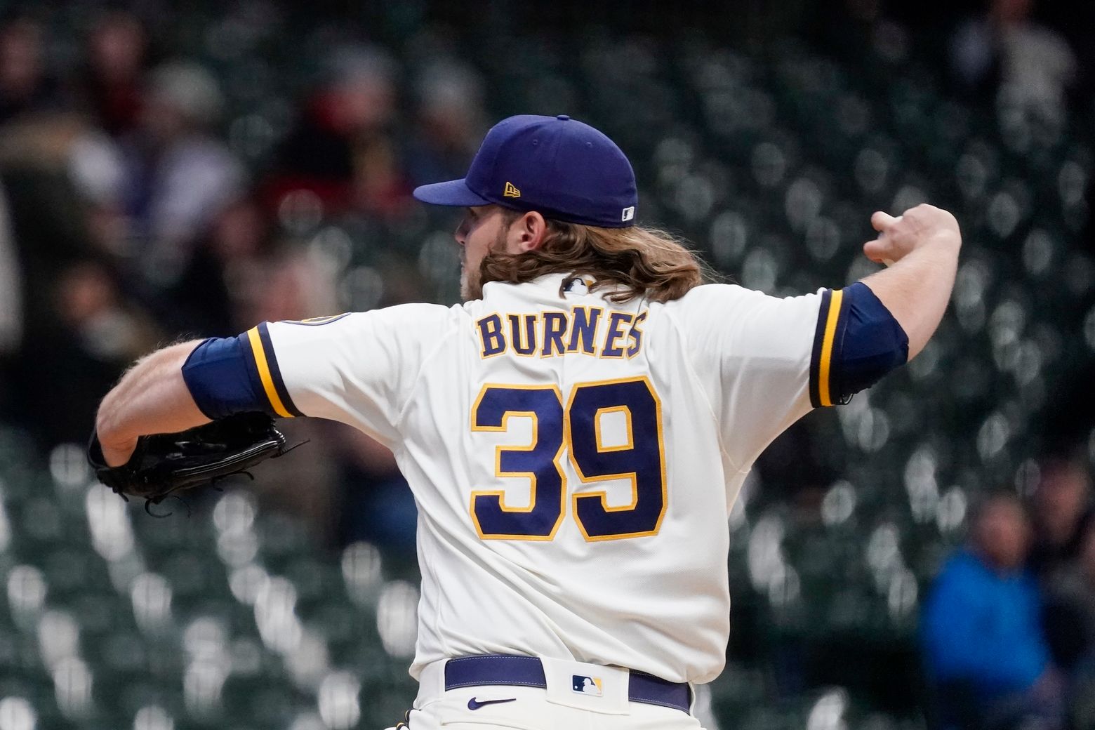 Corbin Burnes earns 1st win of season as Milwaukee Brewers beat