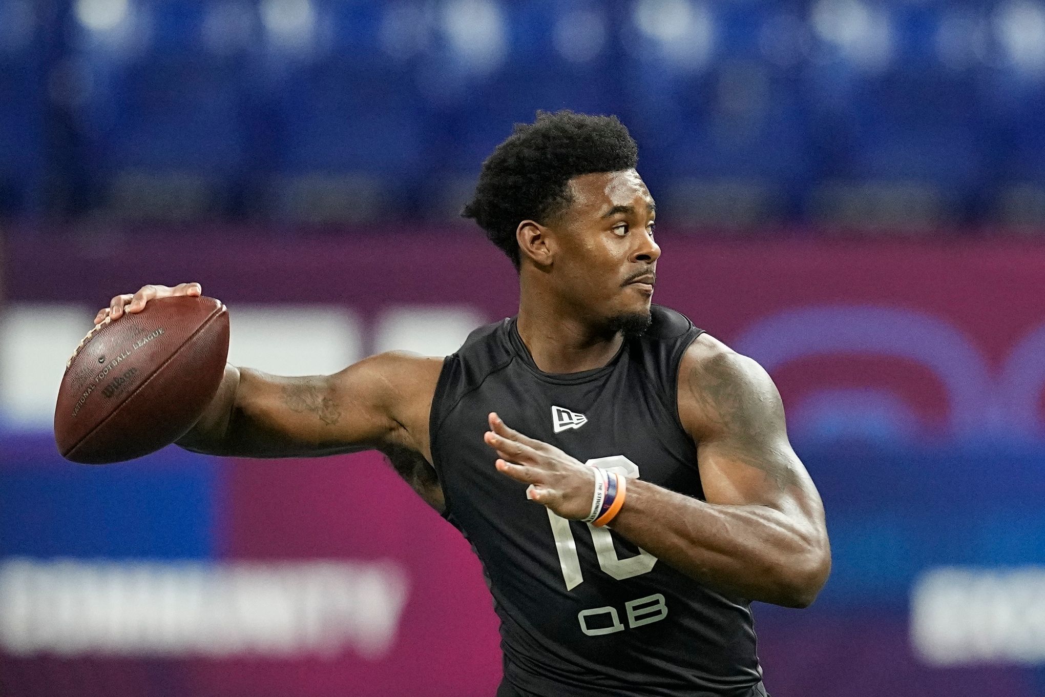 NFL Draft World Reacts To 2022 Quarterback News - The Spun: What's Trending  In The Sports World Today