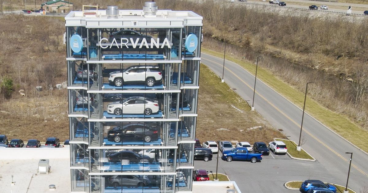 Carvana cuts 2,500 jobs, execs to forego pay for severance The