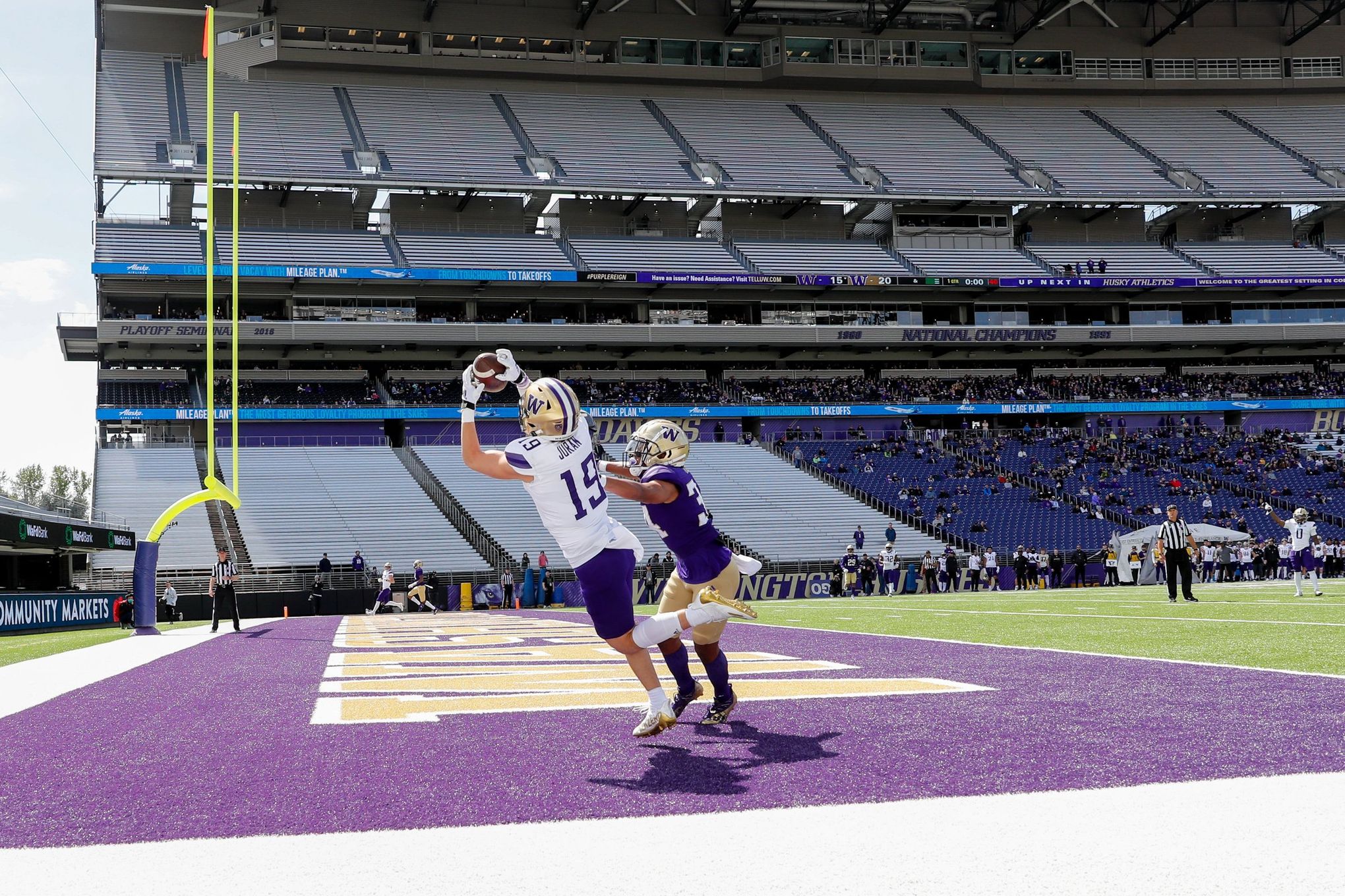 UW Dawg Pound, a Washington Huskies community