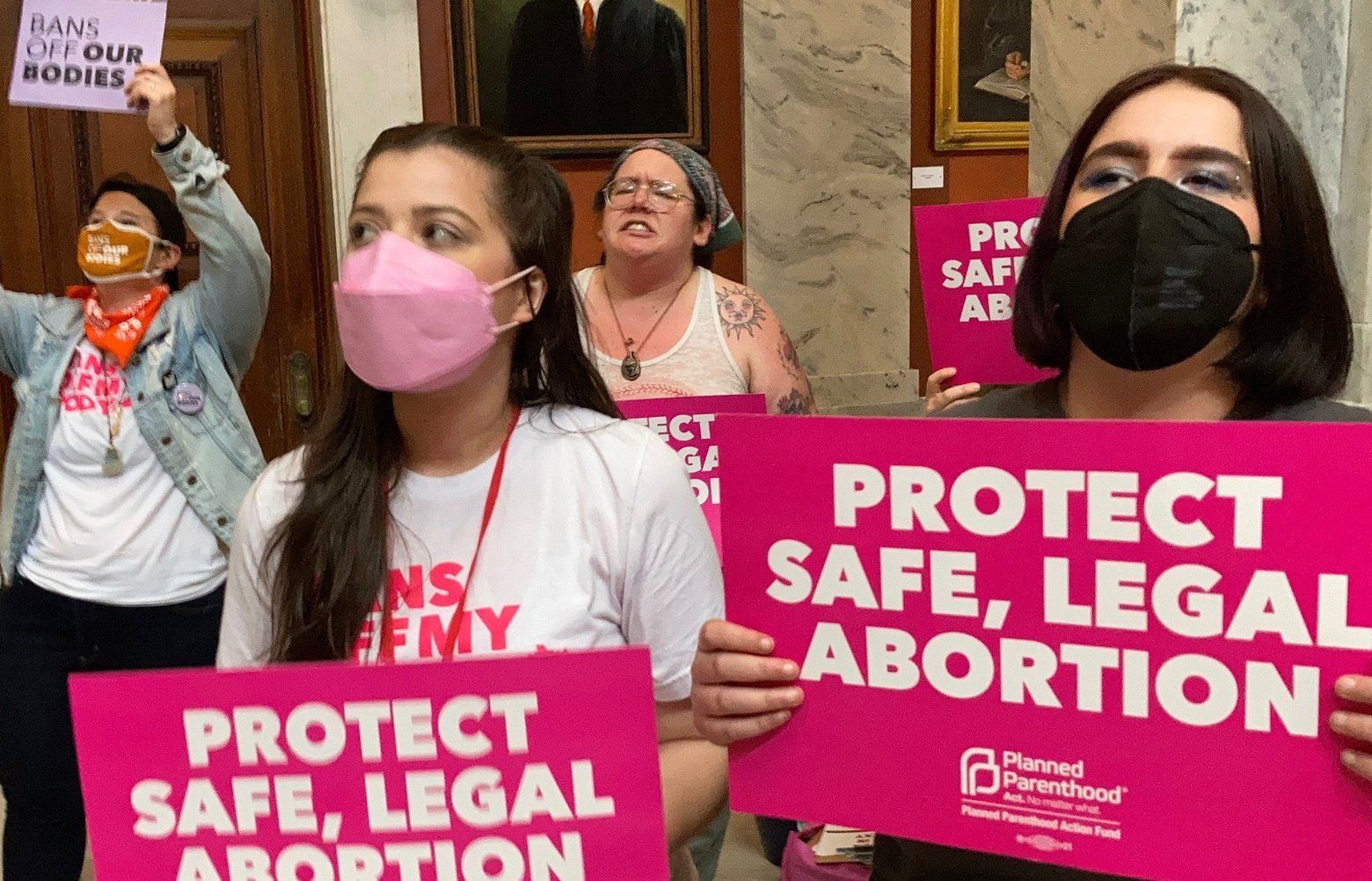 Federal Judge Again Extends Ban On Kentucky Abortion Law | The Seattle ...